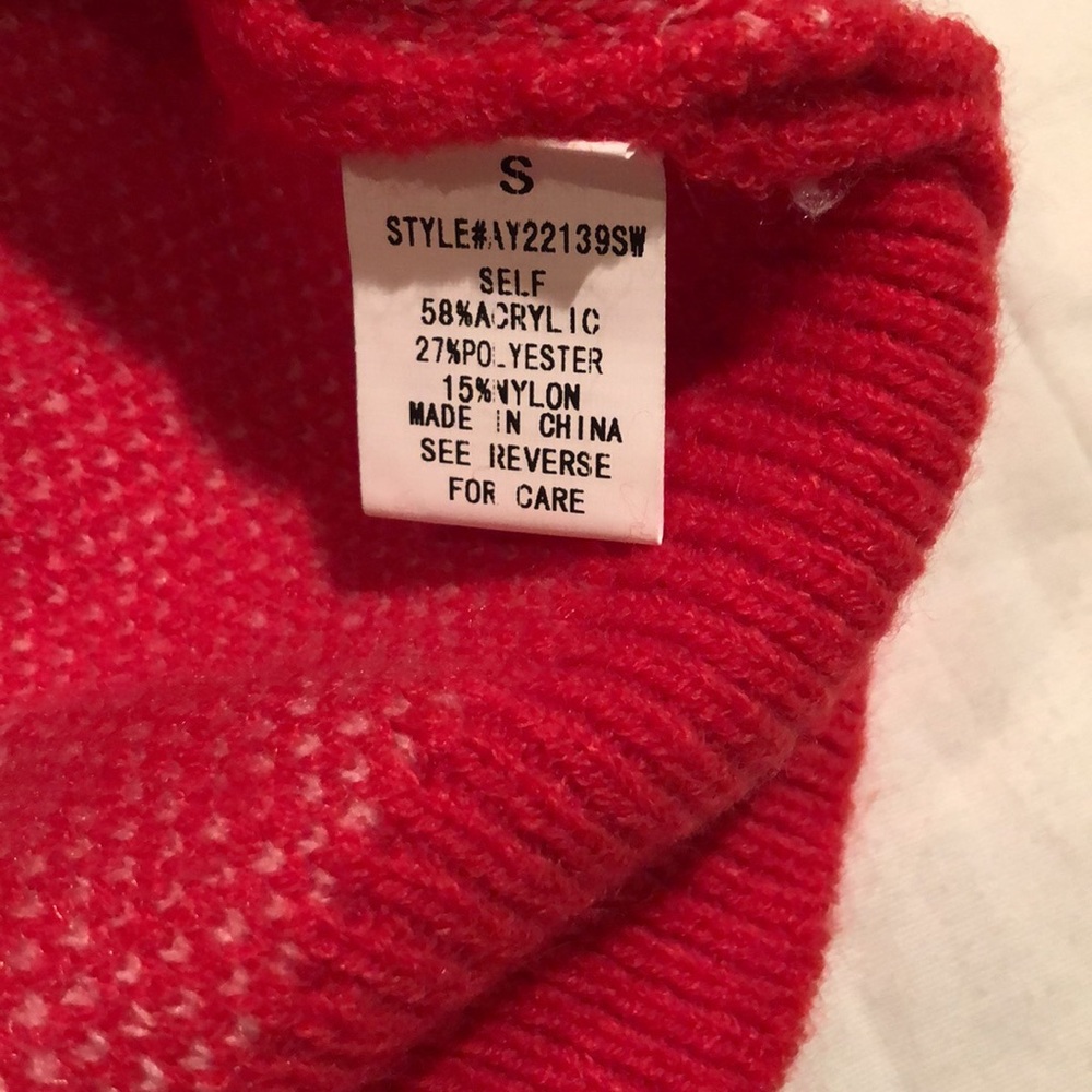 Akaiv Sweater - Picture 5 of 6